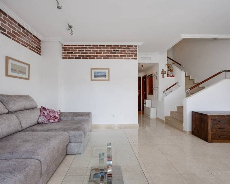 2 makuuhuone Huoneisto myytävänä paikassa Orihuela Costa mukana uima-altaan - 233 000 € (Ref: 10113363)