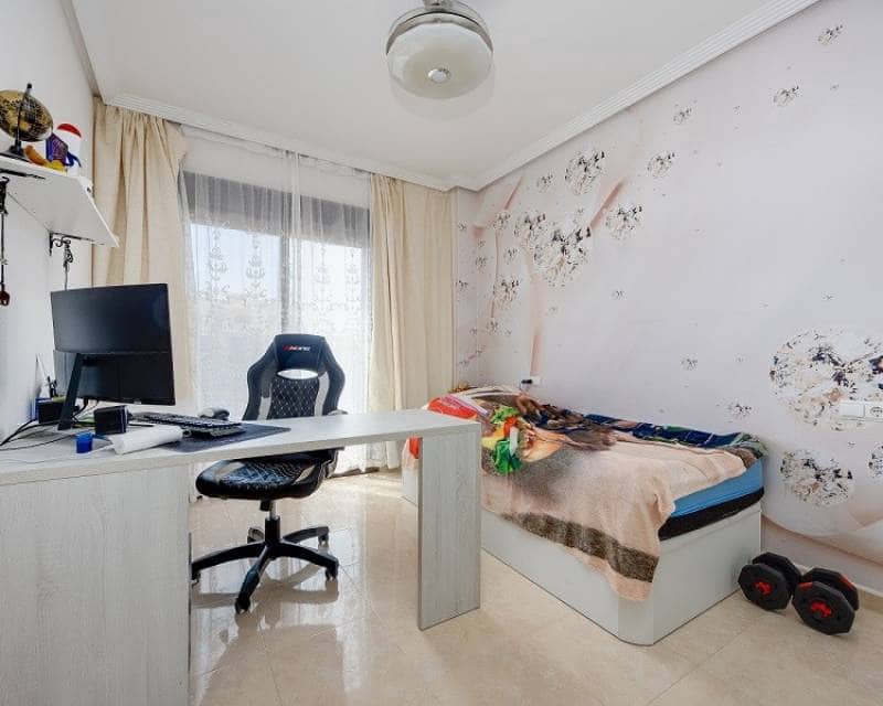 2 makuuhuone Huoneisto myytävänä paikassa Orihuela Costa mukana uima-altaan - 233 000 € (Ref: 10113363)