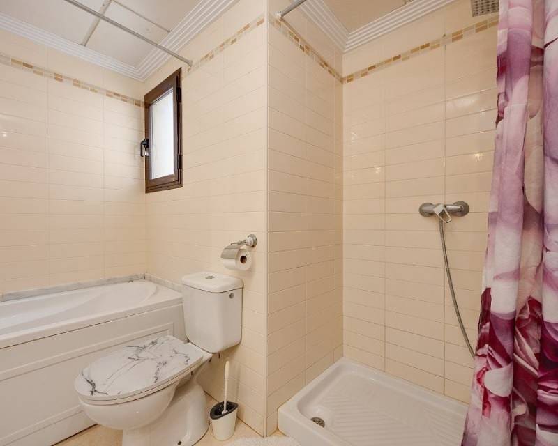 2 makuuhuone Huoneisto myytävänä paikassa Orihuela Costa mukana uima-altaan - 233 000 € (Ref: 10113363)