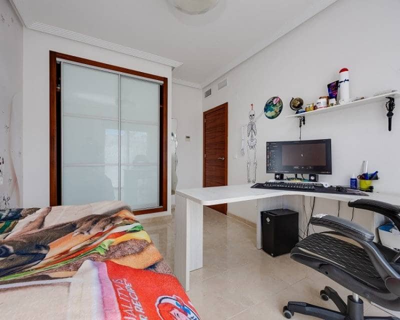 2 makuuhuone Huoneisto myytävänä paikassa Orihuela Costa mukana uima-altaan - 233 000 € (Ref: 10113363)