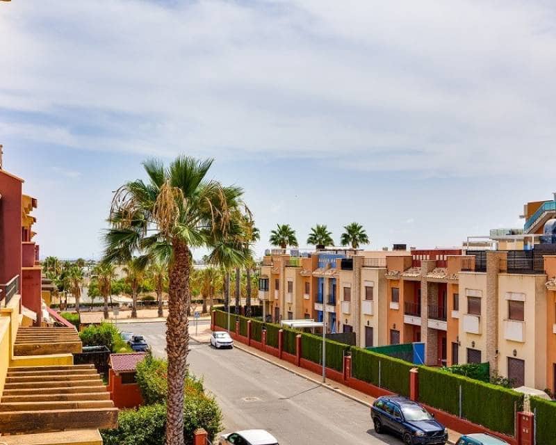 2 makuuhuone Huoneisto myytävänä paikassa Orihuela Costa mukana uima-altaan - 233 000 € (Ref: 10113363)