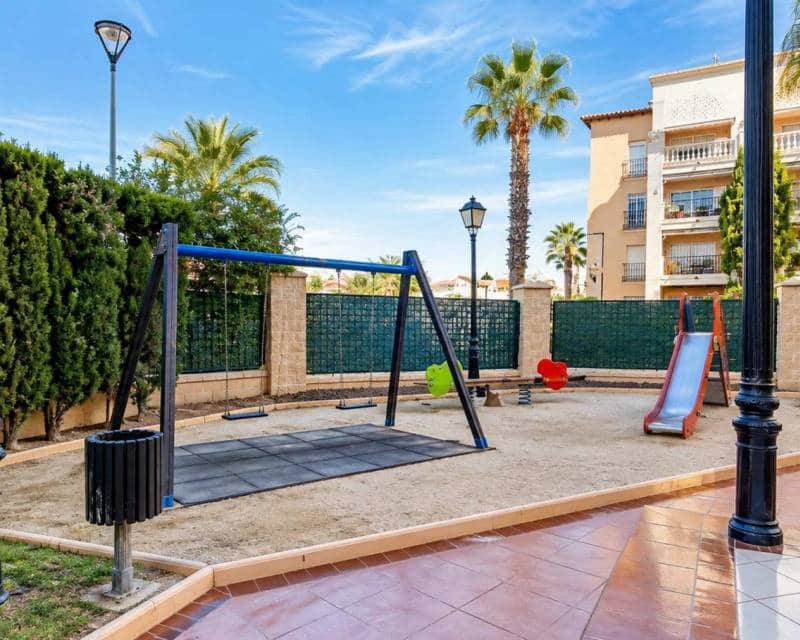 2 camera da letto Appartamento in vendita in Torrevieja con piscina garage - 260.000 € (Rif: 10113365)