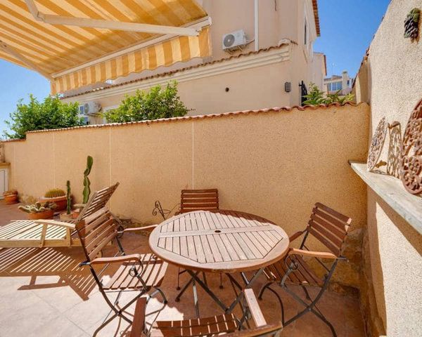 3 camera da letto Villa in vendita in Lomas de Cabo Roig - Los Dolses, Orihuela con piscina garage - 229.000 € (Rif: 10116039)
