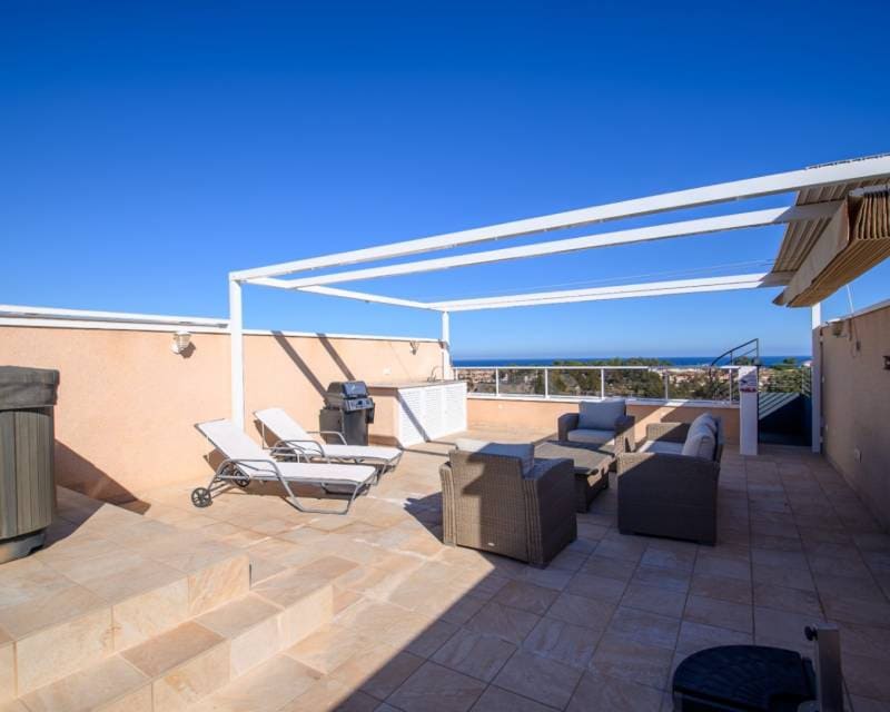 2 soveværelse Penthouse til salg i Torrevieja med swimmingpool garage - € 330.000 (Ref: 10117149)
