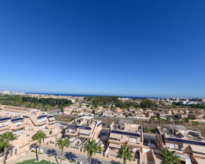 2 soveværelse Penthouse til salg i Torrevieja med swimmingpool garage - € 330.000 (Ref: 10117149)