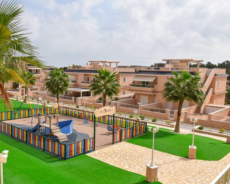 2 soveværelse Penthouse til salg i Torrevieja med swimmingpool garage - € 330.000 (Ref: 10117149)