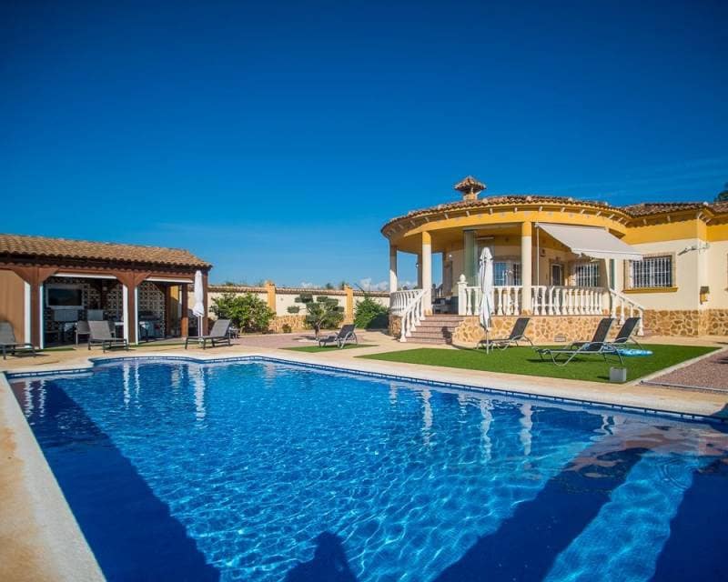 4 quarto Moradia para venda em Catral com piscina garagem - 430 000 € (Ref: 10118157)