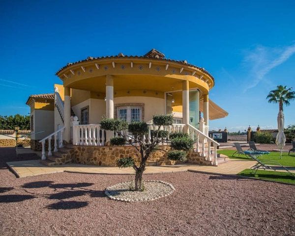 4 quarto Moradia para venda em Catral com piscina garagem - 430 000 € (Ref: 10118157)
