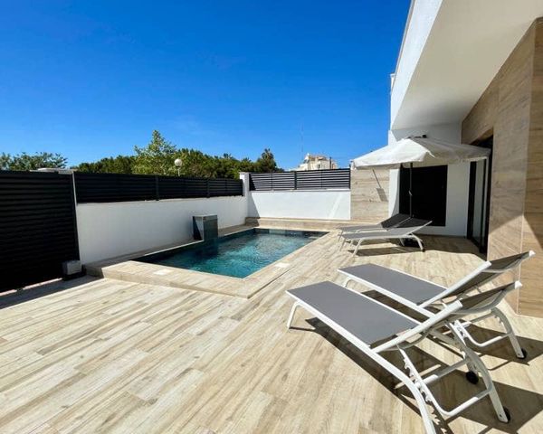3 bedroom Villa for sale in El Moncayo, Guardamar del Segura with pool - € 595,000 (Ref: 10118162)