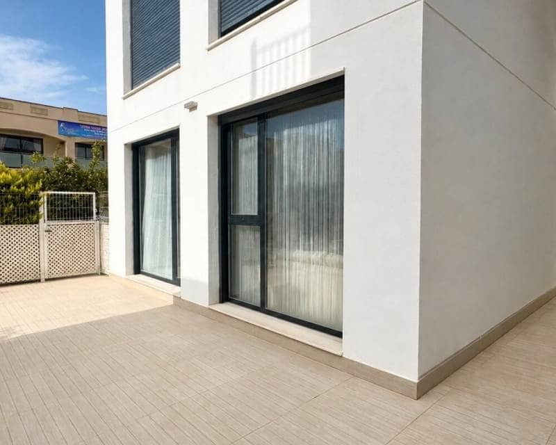 3 soverom Leilighet til salgs i Torrevieja med svømmebasseng garasje - € 295 000 (Ref: 10118480)