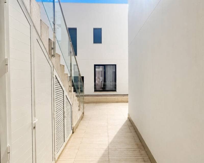 3 soverom Leilighet til salgs i Torrevieja med svømmebasseng garasje - € 295 000 (Ref: 10118480)