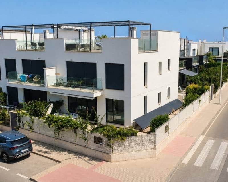 3 soverom Leilighet til salgs i Torrevieja med svømmebasseng garasje - € 295 000 (Ref: 10118480)
