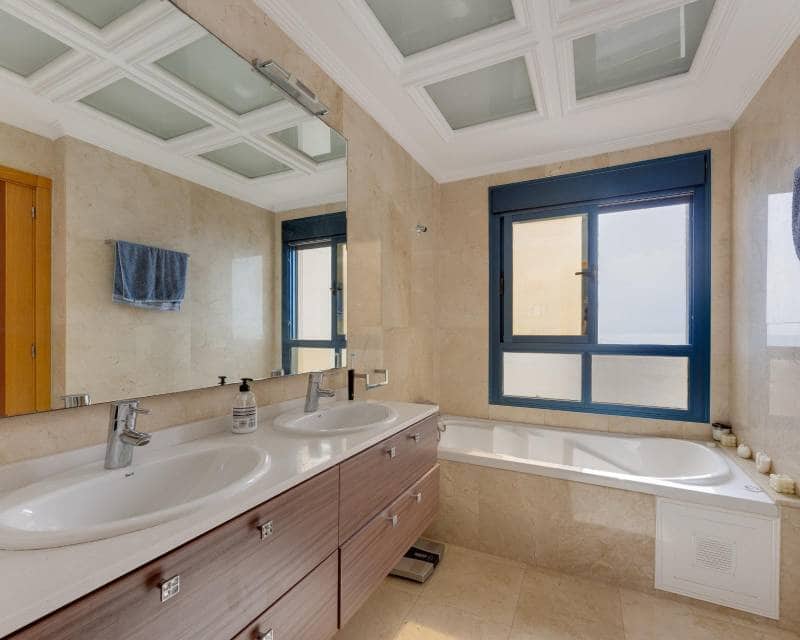 3 camera da letto Attico in vendita in La Veleta con piscina garage - 830.000 € (Rif: 10118481)