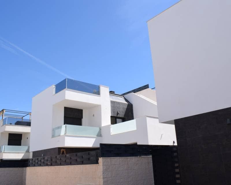 3 soveværelse Villa til salg i Benijofar med swimmingpool garage - € 380.000 (Ref: 10124679)