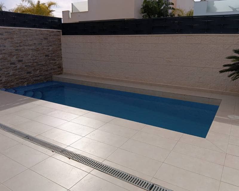 3 soveværelse Villa til salg i Benijofar med swimmingpool garage - € 380.000 (Ref: 10124679)