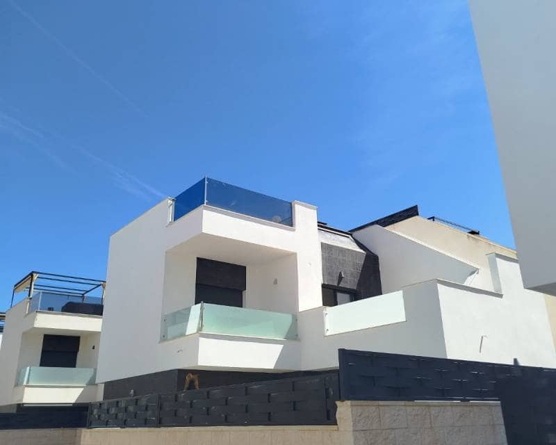 3 soveværelse Villa til salg i Benijofar med swimmingpool garage - € 380.000 (Ref: 10124679)