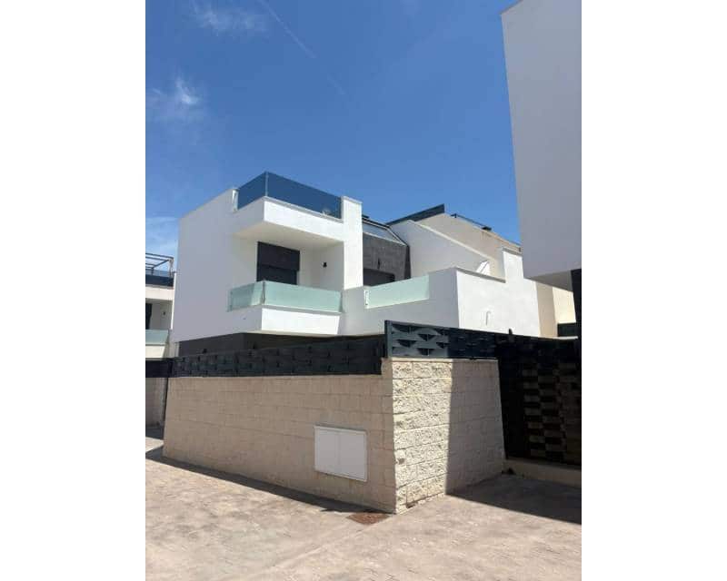 3 soveværelse Villa til salg i Benijofar med swimmingpool garage - € 380.000 (Ref: 10124679)