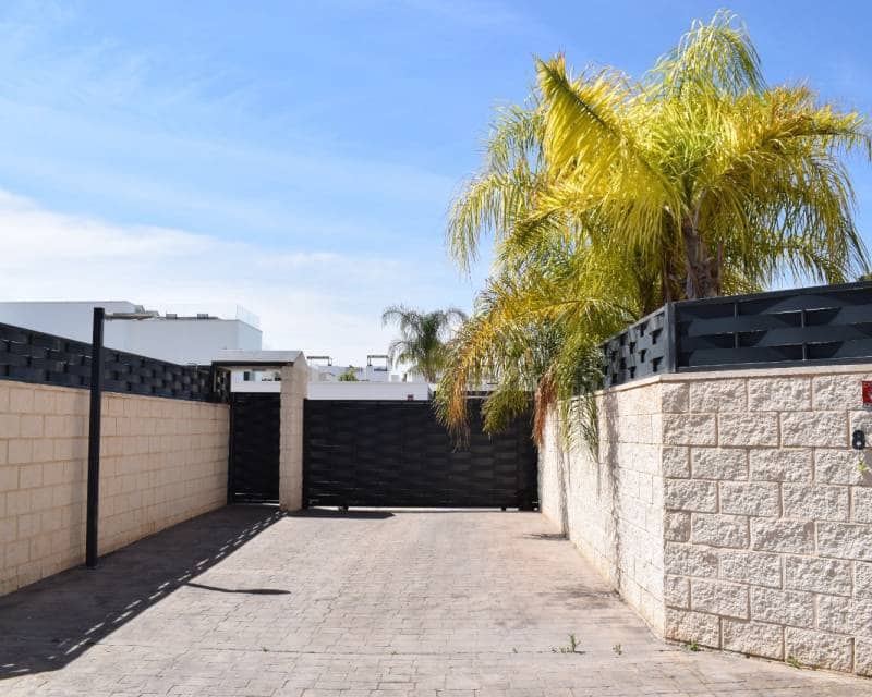 3 soveværelse Villa til salg i Benijofar med swimmingpool garage - € 380.000 (Ref: 10124679)