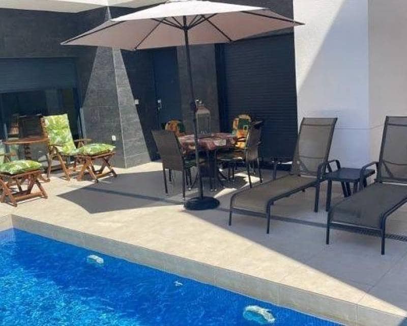 3 soveværelse Villa til salg i Benijofar med swimmingpool garage - € 380.000 (Ref: 10124679)