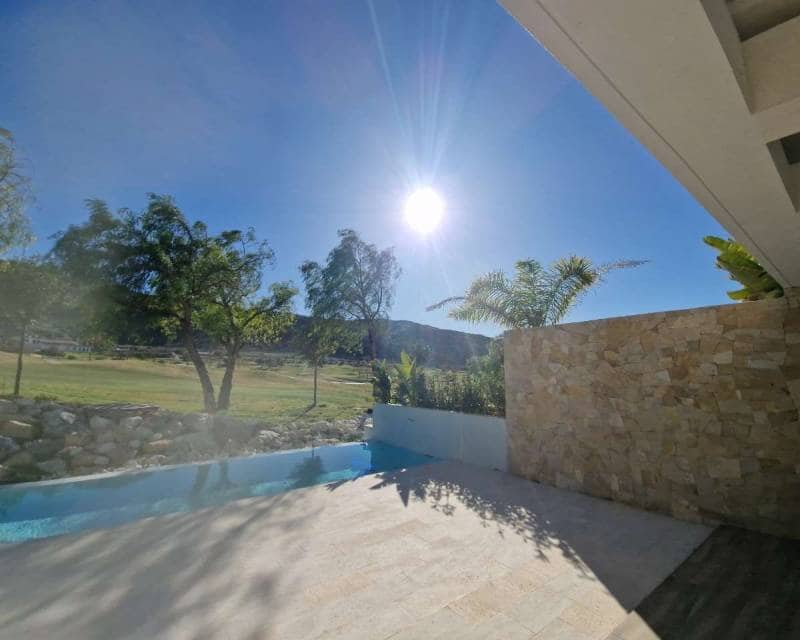 Chalet de 3 habitaciones en Monforte del Cid en venta con piscina garaje - 795.000 € (Ref: 10130211)