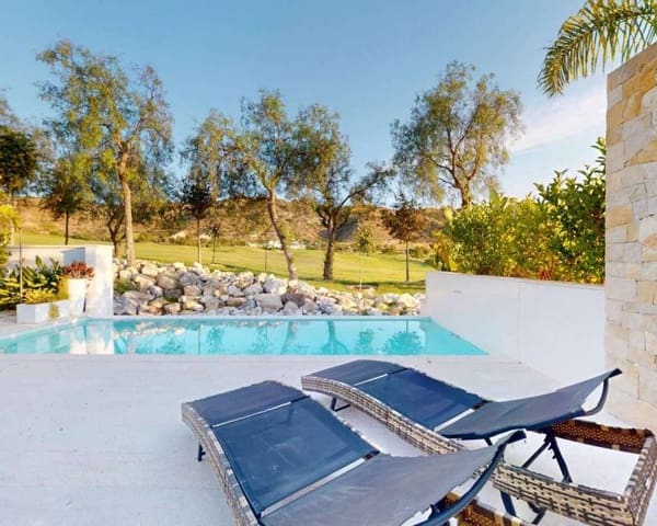 3 soverom Villa til salgs i Monforte del Cid med svømmebasseng garasje - € 795 000 (Ref: 10130211)