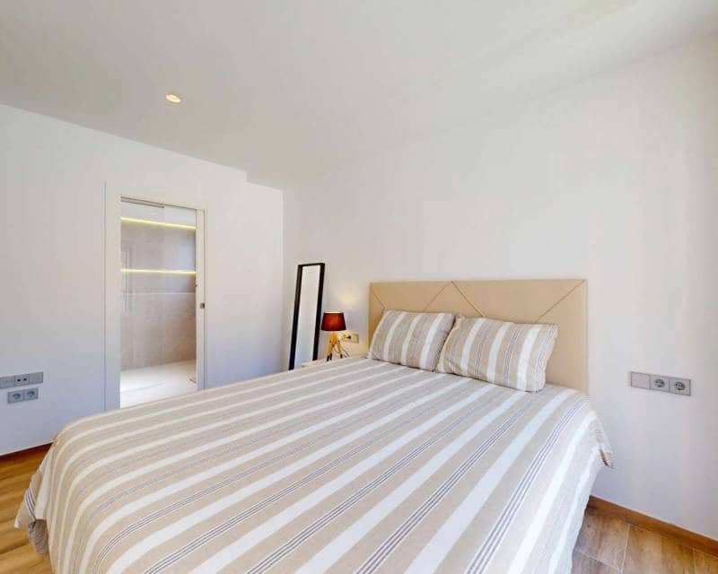 3 soverom Villa til salgs i Monforte del Cid med svømmebasseng garasje - € 795 000 (Ref: 10130212)