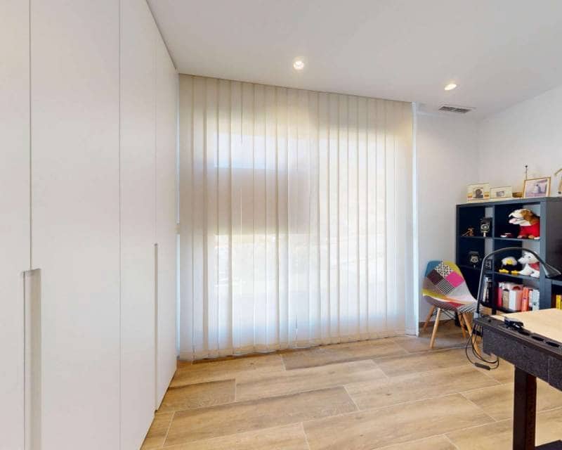 3 soverom Villa til salgs i Monforte del Cid med svømmebasseng garasje - € 795 000 (Ref: 10130212)