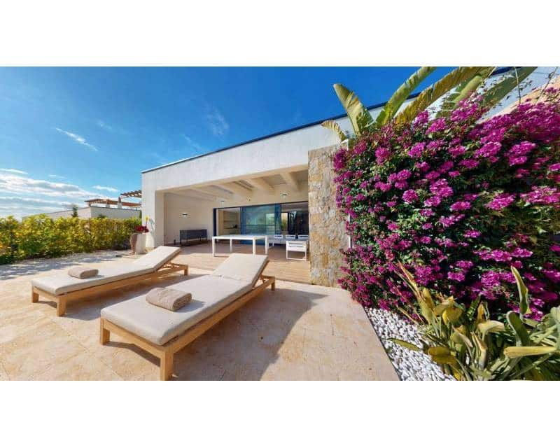 3 soverom Villa til salgs i Monforte del Cid med svømmebasseng garasje - € 795 000 (Ref: 10130212)