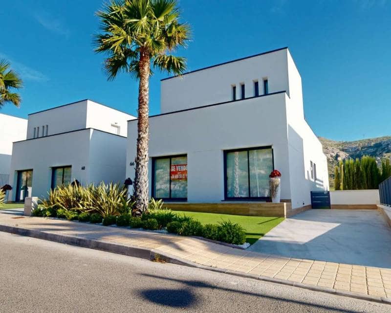 3 soverom Villa til salgs i Monforte del Cid med svømmebasseng garasje - € 795 000 (Ref: 10130212)