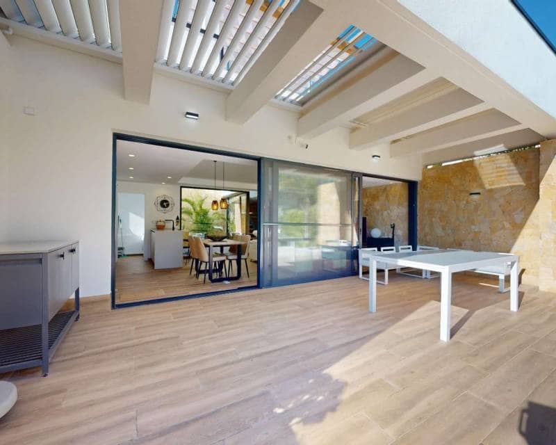 3 soverom Villa til salgs i Monforte del Cid med svømmebasseng garasje - € 795 000 (Ref: 10130212)