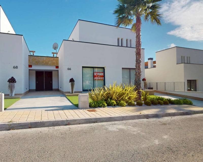 3 soverom Villa til salgs i Monforte del Cid med svømmebasseng garasje - € 795 000 (Ref: 10130212)