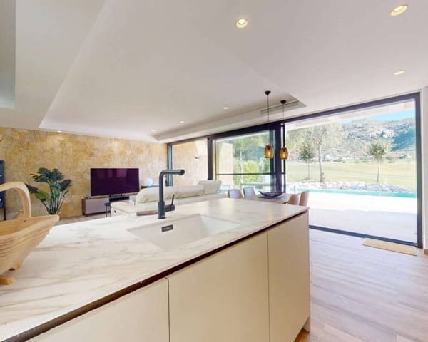 3 soverom Villa til salgs i Monforte del Cid med svømmebasseng garasje - € 795 000 (Ref: 10130212)