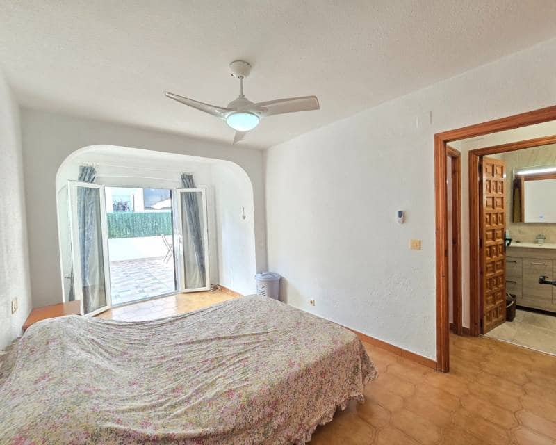 2 quarto Casa em Banda para venda em Villamartin com piscina - 210 000 € (Ref: 10130509)