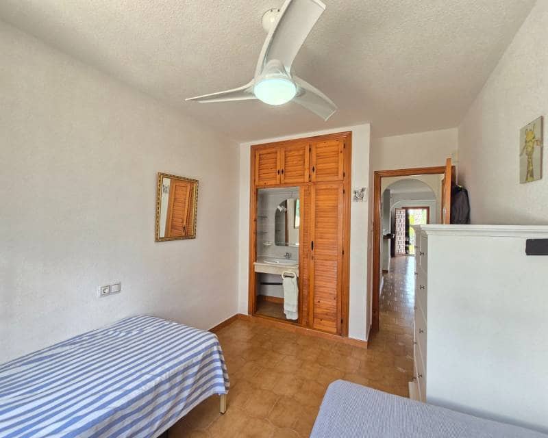 2 quarto Casa em Banda para venda em Villamartin com piscina - 210 000 € (Ref: 10130509)