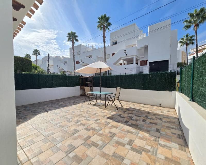 2 quarto Casa em Banda para venda em Villamartin com piscina - 210 000 € (Ref: 10130509)