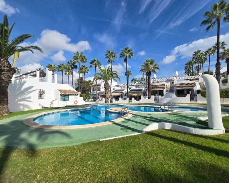 2 quarto Casa em Banda para venda em Villamartin com piscina - 210 000 € (Ref: 10130509)
