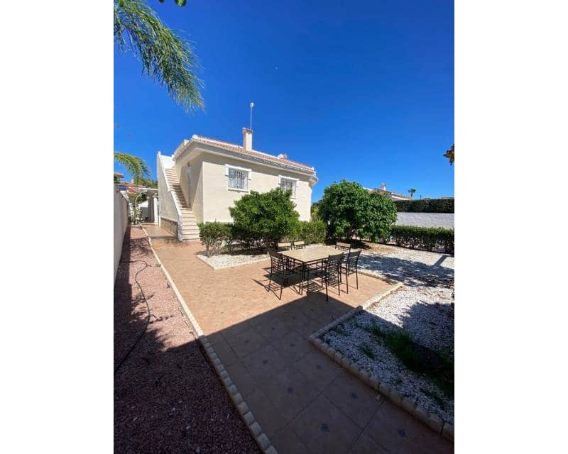3 bedroom Villa for sale in Ciudad Quesada with pool garage - € 449,900 (Ref: 10135055)