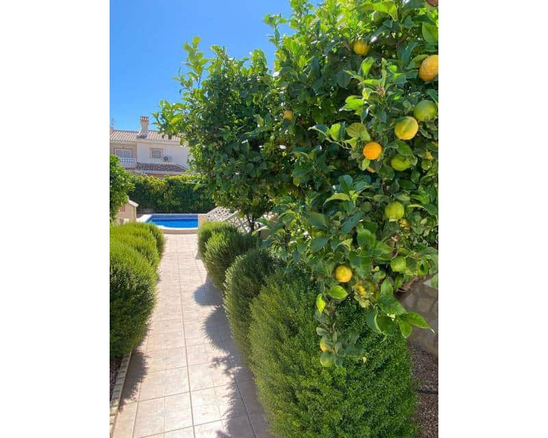 3 bedroom Villa for sale in Ciudad Quesada with pool garage - € 449,900 (Ref: 10135055)