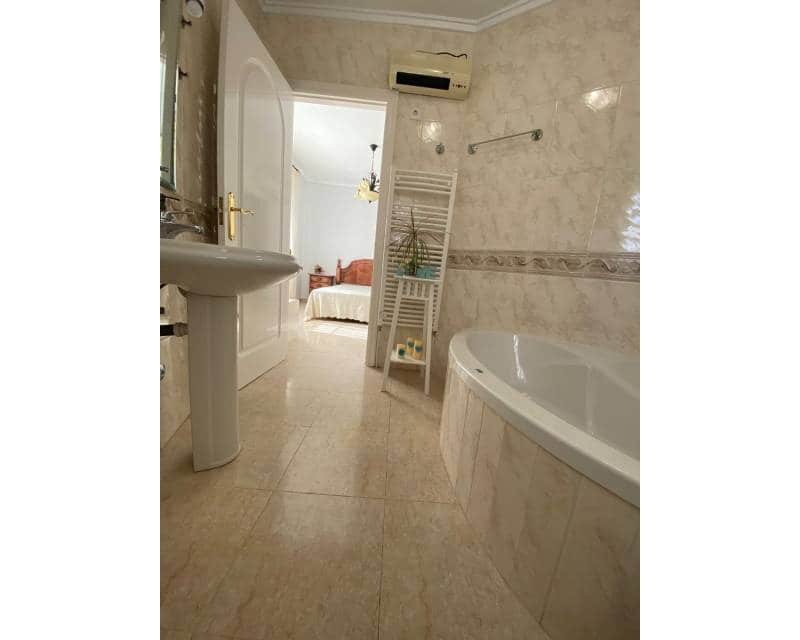 3 bedroom Villa for sale in Ciudad Quesada with pool garage - € 449,900 (Ref: 10135055)