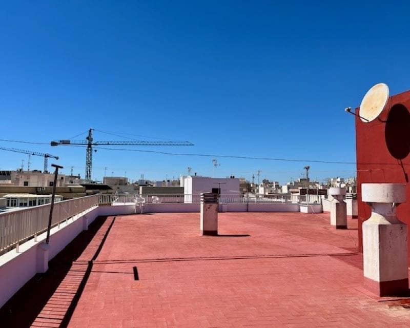 3 bedroom Apartment for sale in Torrevieja with pool - € 229,900 (Ref: 10135166)