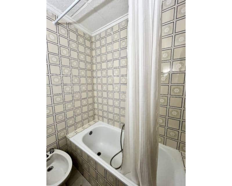 3 bedroom Apartment for sale in Torrevieja with pool - € 229,900 (Ref: 10135166)