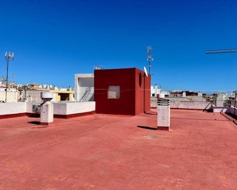 3 bedroom Apartment for sale in Torrevieja with pool - € 229,900 (Ref: 10135166)