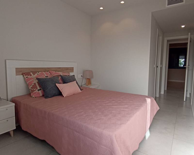 2 sypialnia Bungalow na sprzedaż w Mil Palmeras z basenem garażem - 359 000 € (Ref: 10136338)