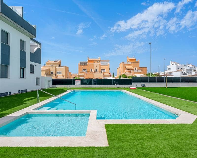 2 slaapkamer Appartement te koop in Orihuela met zwembad garage - € 249.500 (Ref: 10136346)
