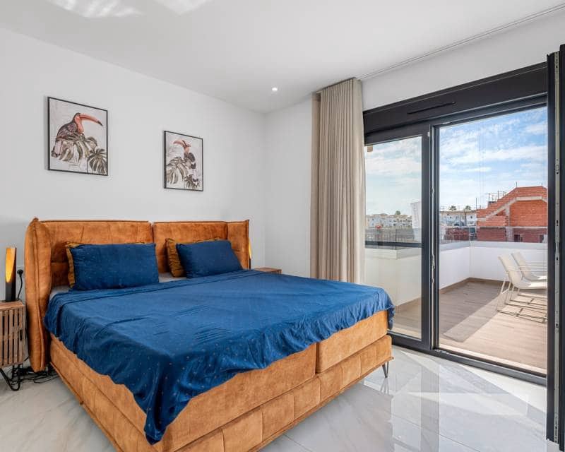 3 soverom Villa til salgs i Orihuela Costa med svømmebasseng garasje - € 469 000 (Ref: 10144967)