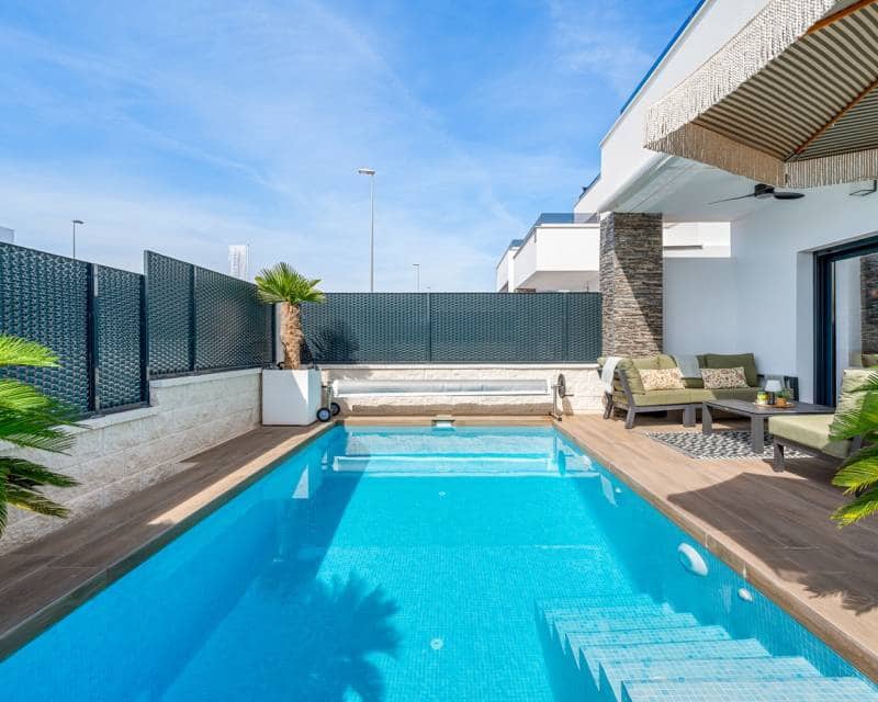 3 soverom Villa til salgs i Orihuela Costa med svømmebasseng garasje - € 469 000 (Ref: 10144967)