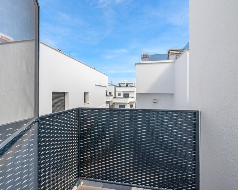 3 soverom Villa til salgs i Orihuela Costa med svømmebasseng garasje - € 469 000 (Ref: 10144967)