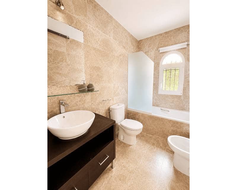 4 slaapkamer Villa te koop in Orihuela Costa met zwembad garage - € 645.000 (Ref: 10153846)
