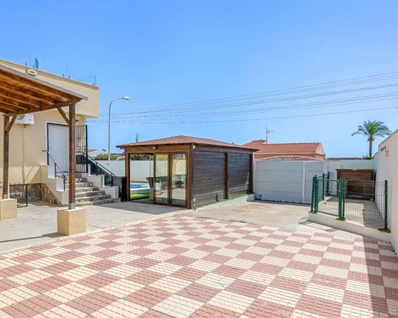 5 Zimmer Villa zu verkaufen in Ciudad Quesada mit Pool Garage - 549.000 € (Ref: 10154354)
