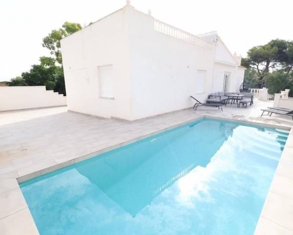 5 quarto Moradia para venda em Los Balcones com piscina garagem - 599 000 € (Ref: 10158147)